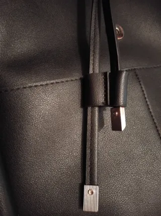 2 Zaini Neri + 1 Marsupio Marrone