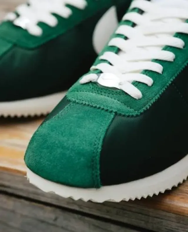 Zapatilla Deportiva Nike Cortez Verde y Azul