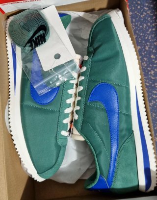Zapatillas Deportivas Nike Cortez Nylon y Cuero.