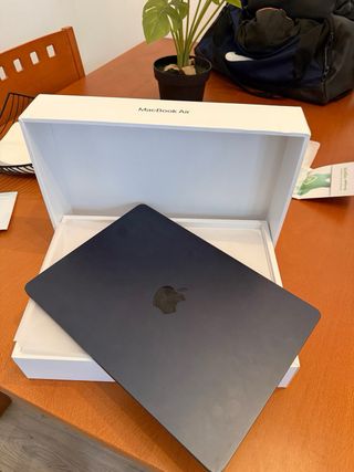 MacBook Air 2023 Azul/Gris Casi Nuevo