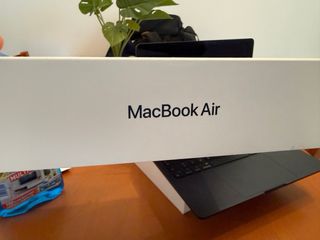 MacBook Air 2023 Azul/Gris Casi Nuevo