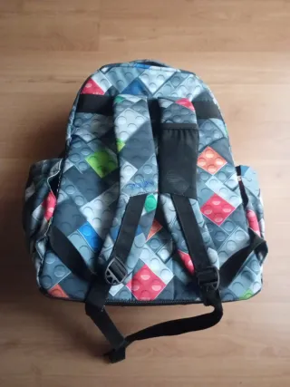 Mochila Totto diseño bloques construcción.