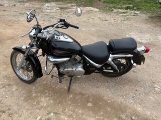 Suzuki Intruder 125cc Negra