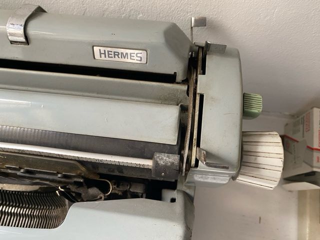 Máquina de escribir Hermes 9