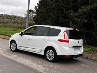 Renault Grand Scenic 2012
