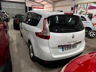 Renault Grand Scenic 2012