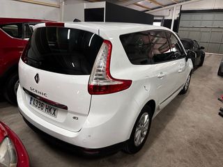 Renault Grand Scenic 2012