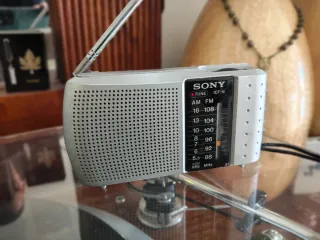 Radio Sony ICF-8