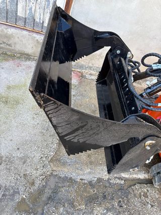 Pala para minicargadora