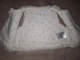 Chaleco pelo blanco bebé 6 meses