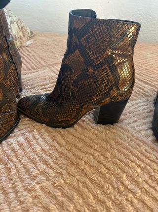 Tres pares de botines talla 38