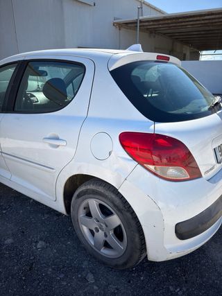 Peugeot 207 2012