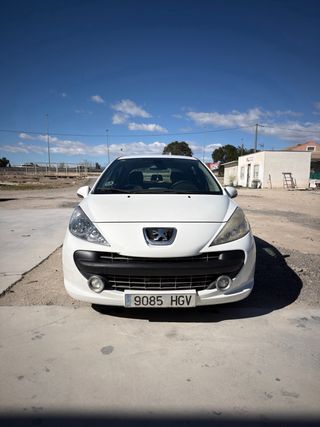 Peugeot 207 2012