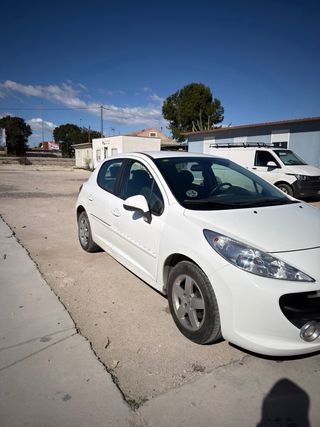 Peugeot 207 2012