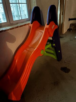 Tobogán infantil naranja y azul