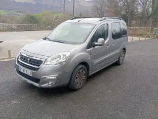 Peugeot Partner Style Hdi100 año 2018 (Preparada)