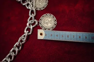 Collar cadena eslabones con monedas