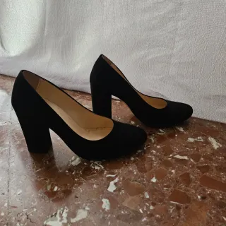 Scarpe con tacco nere scamosciate
