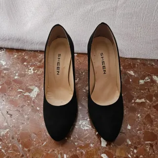 Scarpe con tacco nere scamosciate