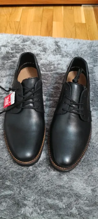 Zapatos de vestir negros Talla 43. Nuevos