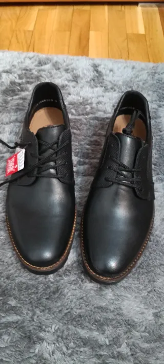 Zapatos de vestir negros Talla 43. Nuevos