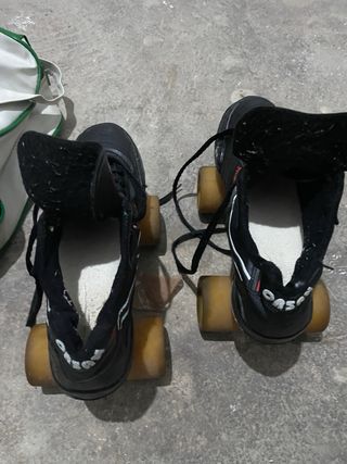 Patines de velocidad negros