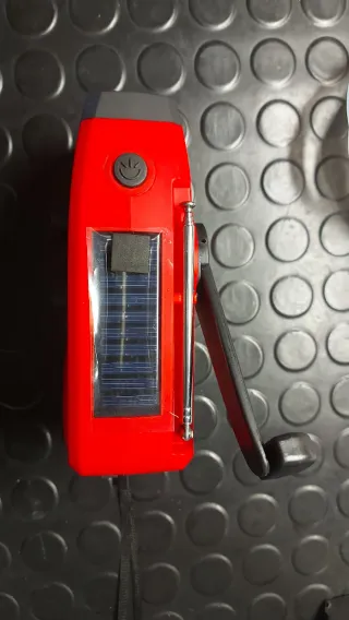 Rádio Am-Fm SOS/Powerbank com lanterna led