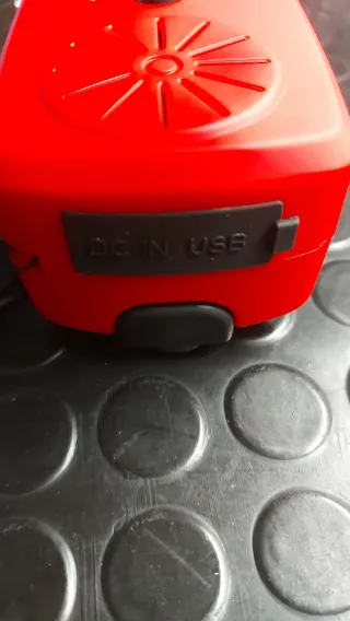 Rádio Am-Fm SOS/Powerbank com lanterna led