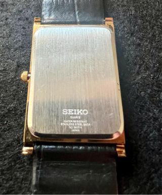 Reloj Seiko Tank Dorado Cuero Negro
