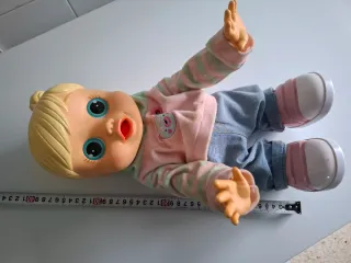 Muñeca que aprende a caminar