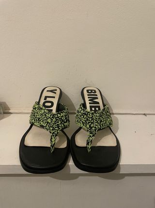 Sandalias Bimba y Lola Tacon Verde y Negro