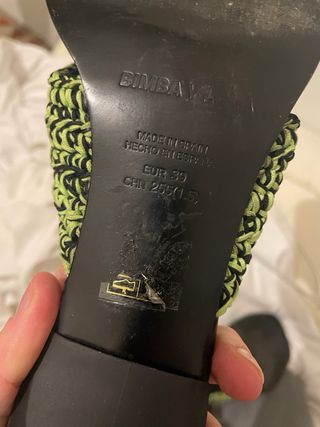 Sandalias Bimba y Lola Tacon Verde y Negro