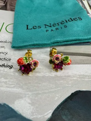Pendientes Les Néréides Flores y Fresas Dorados