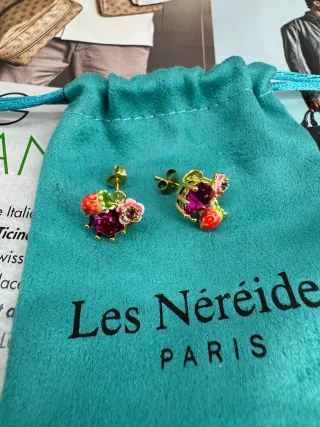 Pendientes Les Néréides Flores y Fresas Dorados
