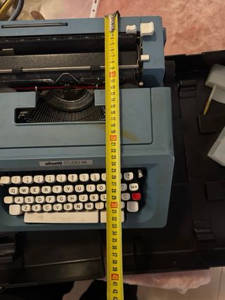 Máquina de escribir Olivetti Studio 46