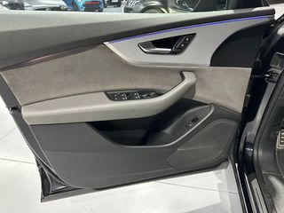 Audi Q8 55 TFSI 250kW Black L quattro tiptronic