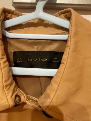 Gabardina corta Zara Beige