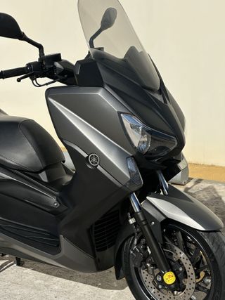 Yamaha Xmax 400 2014 Solo 14.000 KMS
