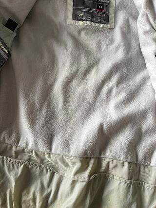 Anorak de esquí azul y beige