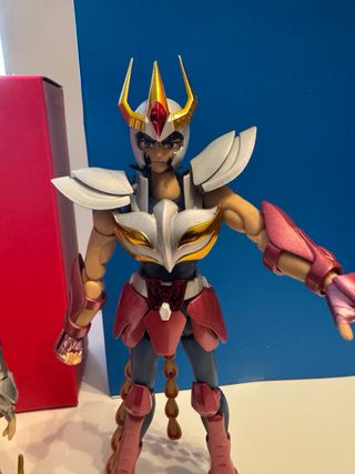 Figuras Caballeros del Zodiaco Pegaso y Fénix