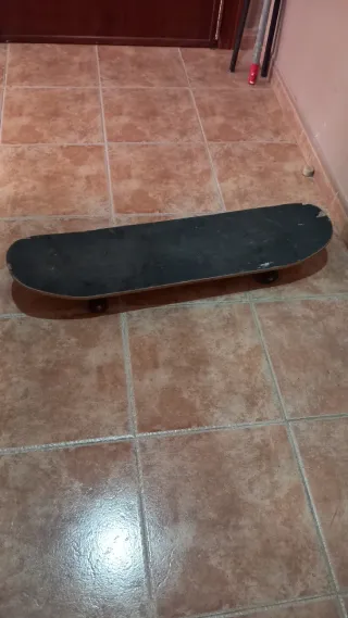 3 Monopatín a 15€ y uno de ello tiene luces rueda