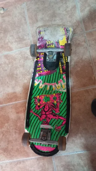 3 Monopatín a 15€ y uno de ello tiene luces rueda