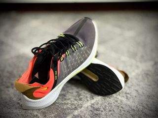 Zapatillas Nike Hombre Grises y Naranjas