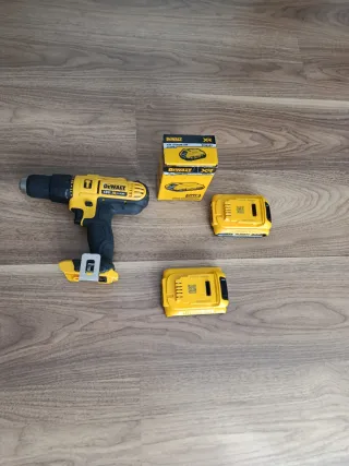 Atornillador DeWalt XR con 2 baterías