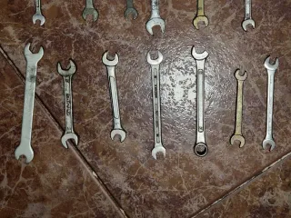 LOTAZO DE LLAVES FIJAS DE VARIOS TAMAÑOS