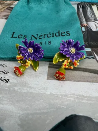 Pendientes Les Néréides Flores Moradas y Rojas