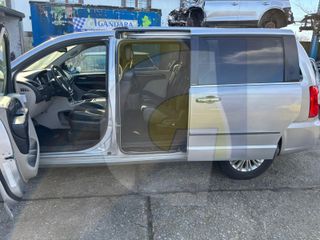 LANCIA VOYAGER MONOSPACE 2.8CRD-163CV-2013