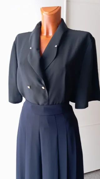 Blusa vintage negra elegante. Nueva.