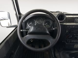 Land-Rover Defender E