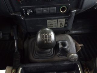 Land-Rover Defender E